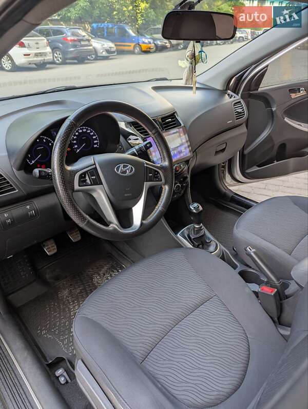 Седан Hyundai Accent 2011 в Івано-Франківську