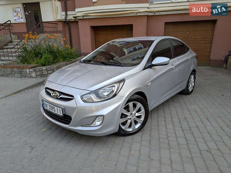 Hyundai Accent 2011 Hyundai Accent 2011