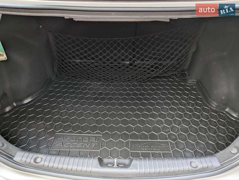 Седан Hyundai Accent 2011 в Івано-Франківську