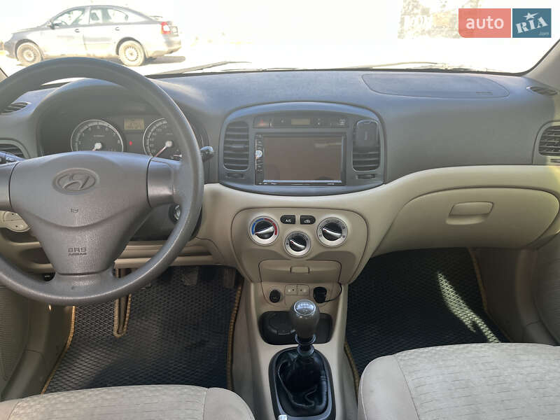 Седан Hyundai Accent 2009 в Запорожье