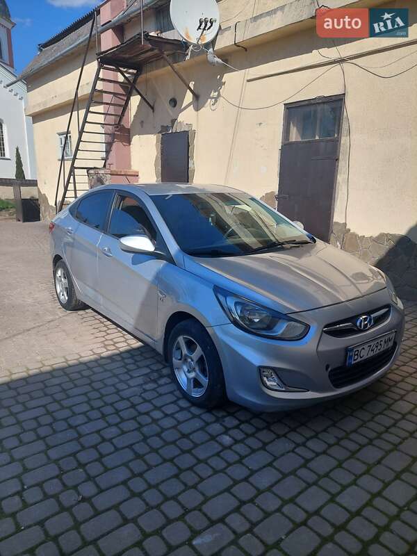 Седан Hyundai Accent 2011 в Львове