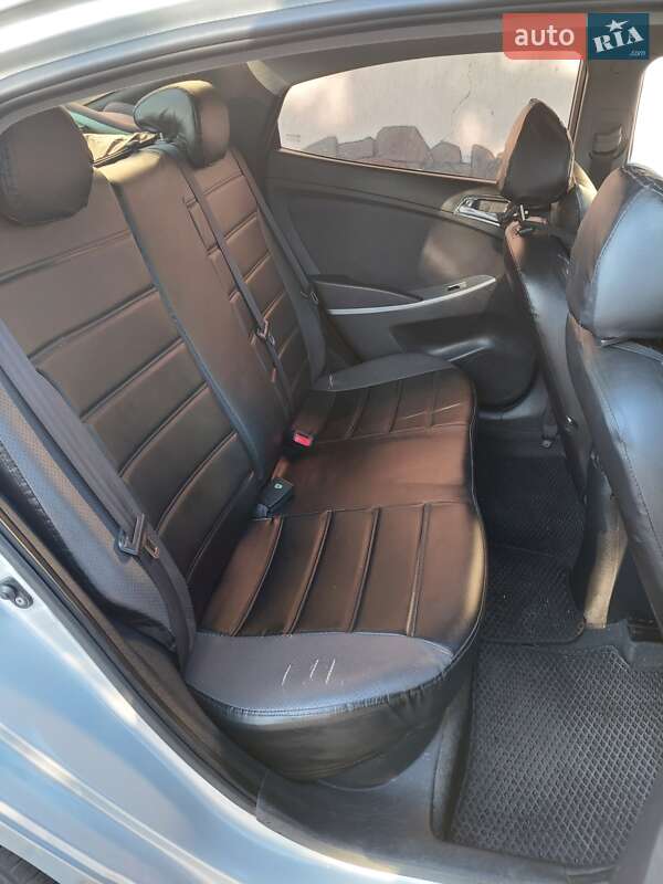 Седан Hyundai Accent 2011 в Львове