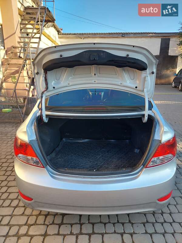Седан Hyundai Accent 2011 в Львове
