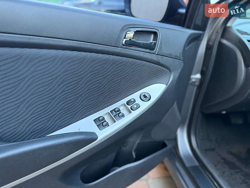 Седан Hyundai Accent 2012 в Черкассах