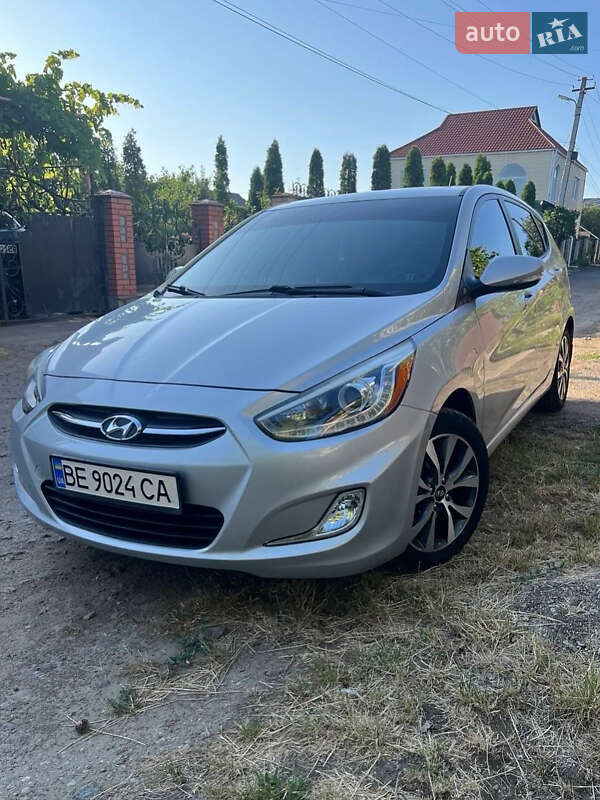 Hyundai Accent 2015