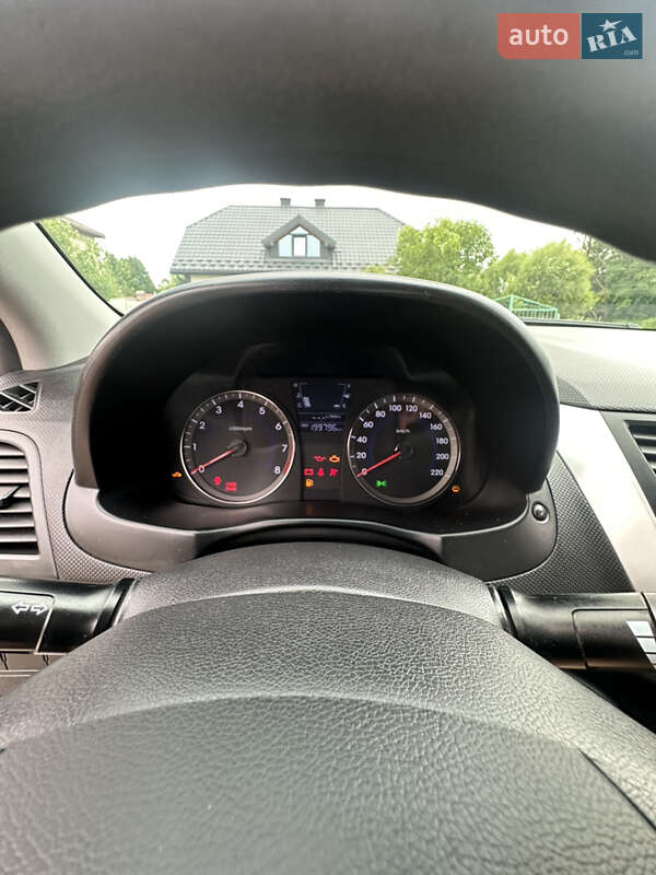 Седан Hyundai Accent 2013 в Львове