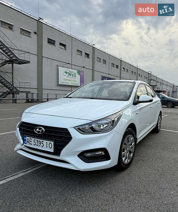 Седан Hyundai Accent 2017 в Киеве