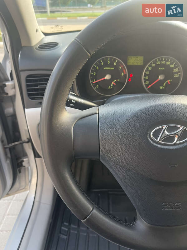 Седан Hyundai Accent 2007 в Киеве