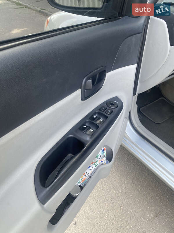 Седан Hyundai Accent 2008 в Сумах