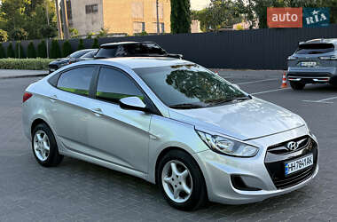 Седан Hyundai Accent 2011 в 