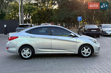 Седан Hyundai Accent 2011 в 