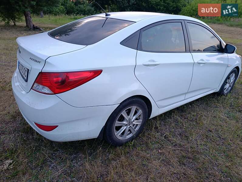 Седан Hyundai Accent 2011 в Сосновке