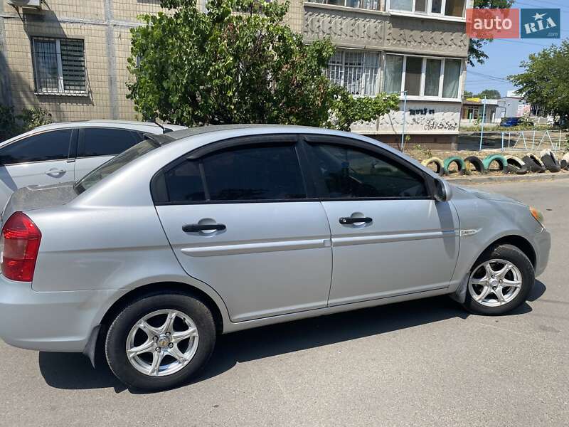 Седан Hyundai Accent 2008 в Днепре