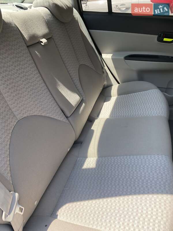 Седан Hyundai Accent 2008 в Днепре
