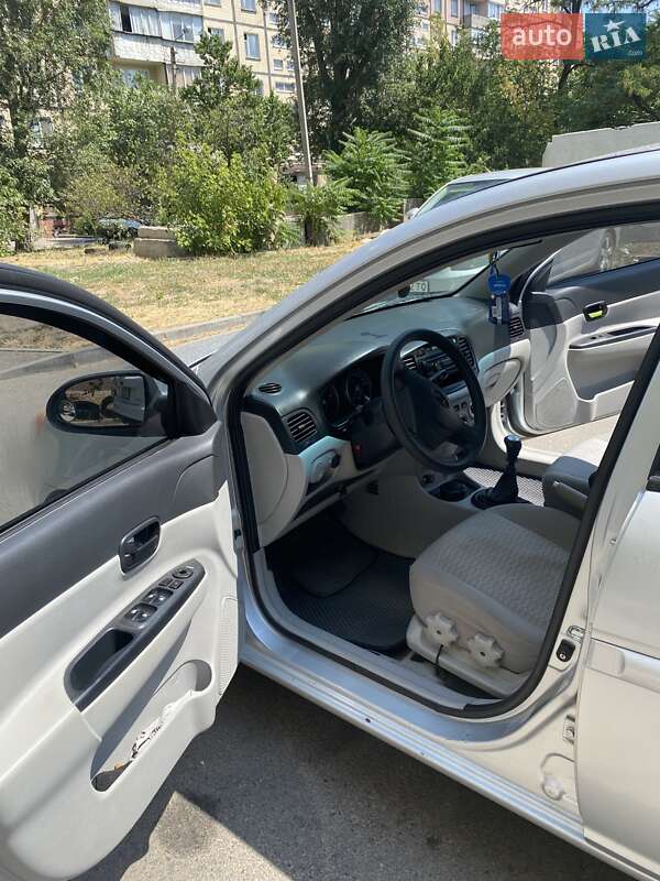 Седан Hyundai Accent 2008 в Днепре