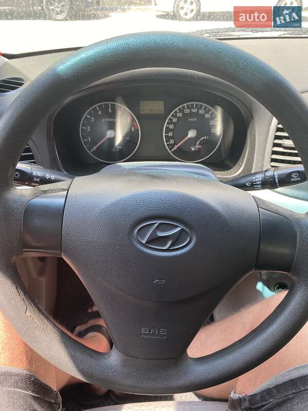 Седан Hyundai Accent 2008 в Днепре