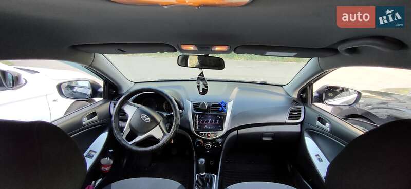Седан Hyundai Accent 2012 в Змиеве