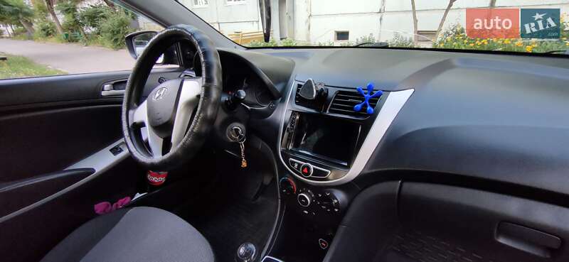 Седан Hyundai Accent 2012 в Змиеве
