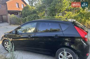 Хэтчбек Hyundai Accent 2013 в 