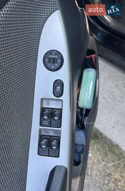 Хэтчбек Hyundai Accent 2013 в 