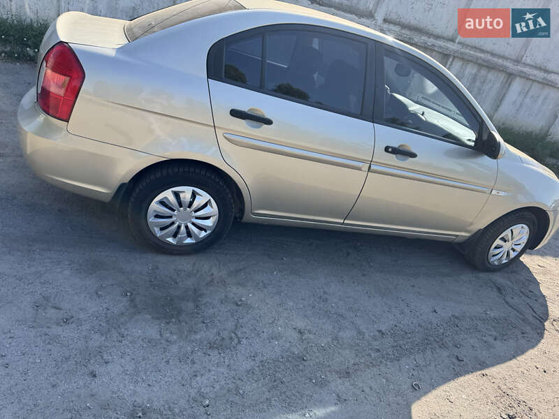 Седан Hyundai Accent 2008 в Доброполье
