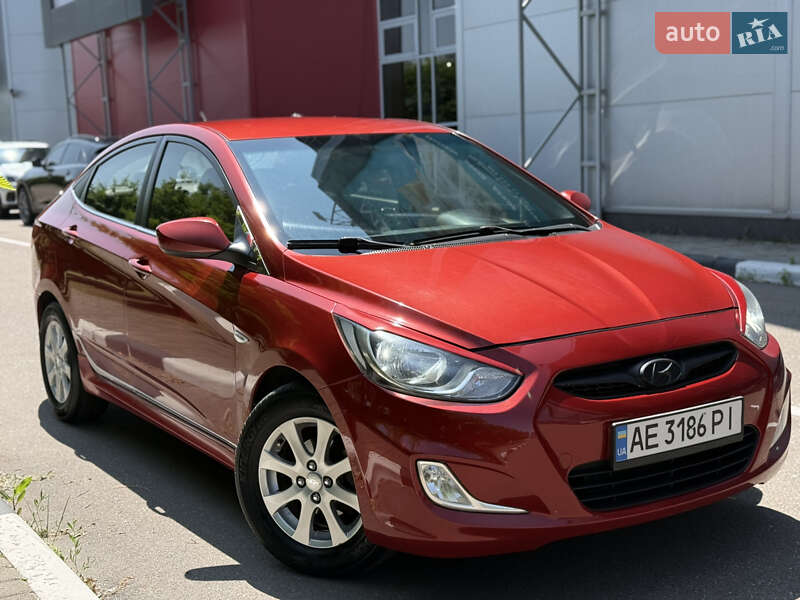 Hyundai Accent 2012