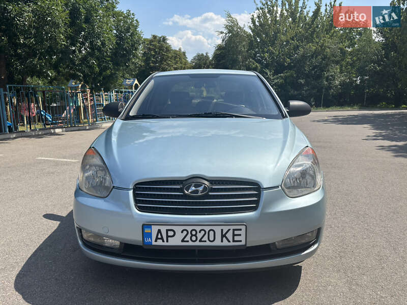 Hyundai Accent 2010