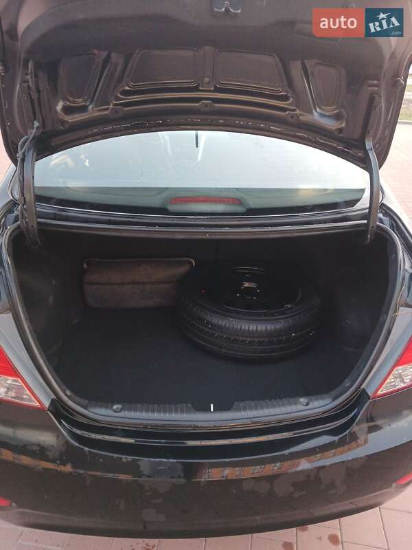 Седан Hyundai Accent 2013 в Нетешине