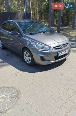 Седан Hyundai Accent 2011 в Киеве