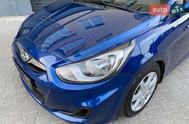 Хэтчбек Hyundai Accent 2015 в 