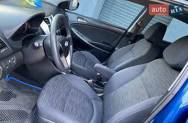 Хэтчбек Hyundai Accent 2015 в 