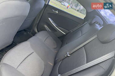Седан Hyundai Accent 2013 в 