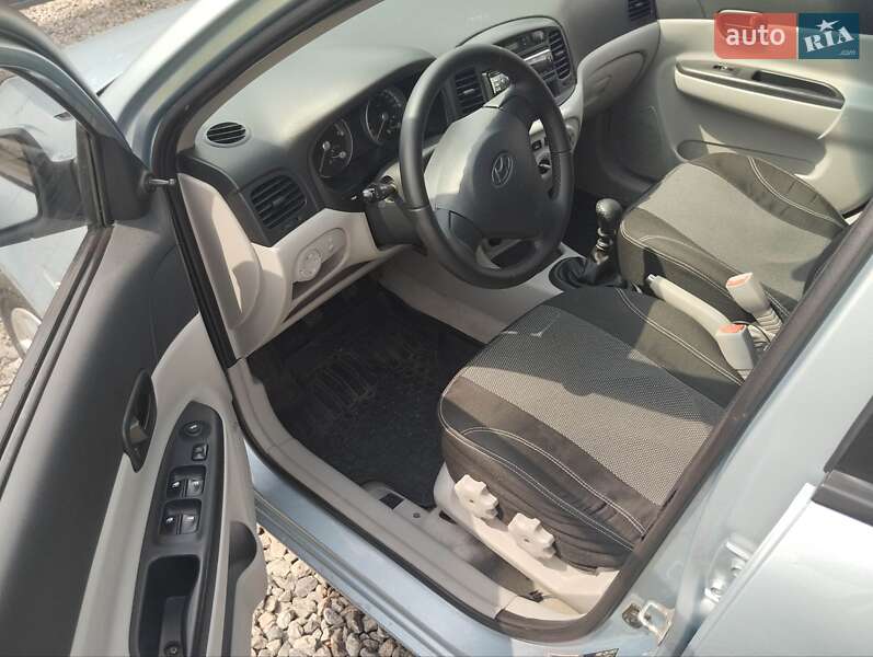 Седан Hyundai Accent 2009 в Кременчуге