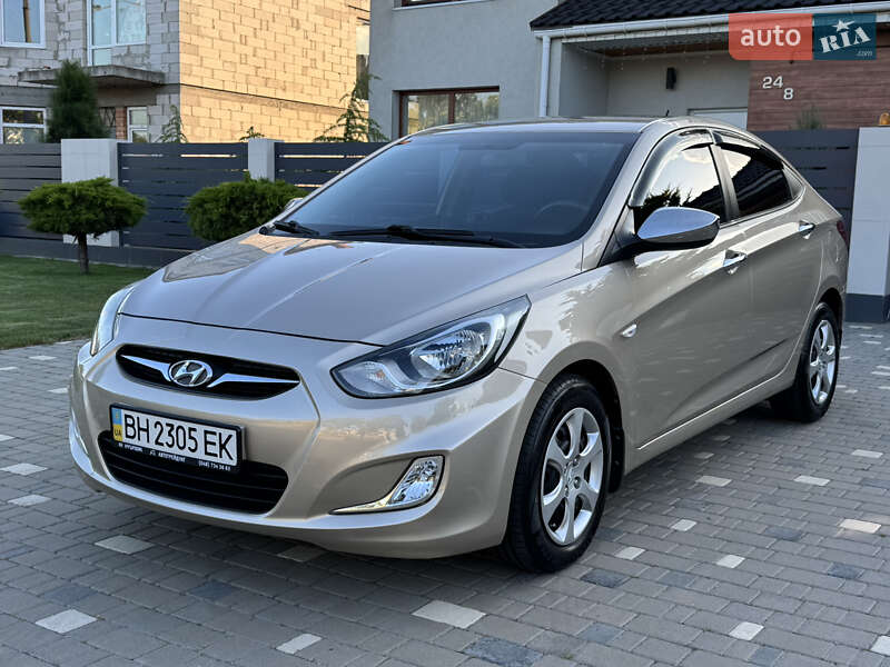 Седан Hyundai Accent 2013 в Одессе