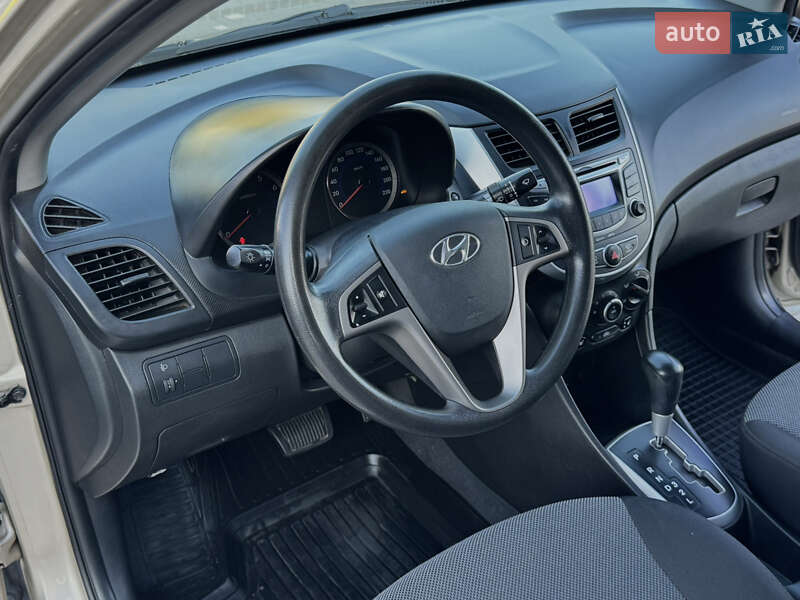 Седан Hyundai Accent 2013 в Одессе