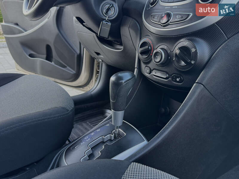 Седан Hyundai Accent 2013 в Одессе