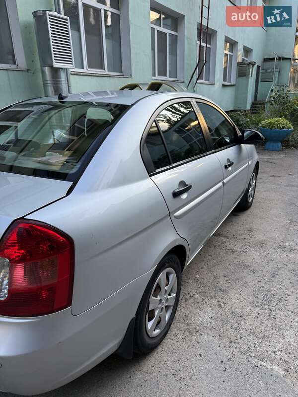 Hyundai Accent 2008