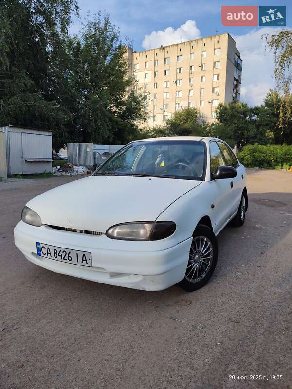Седан Hyundai Accent 1997 в Смілі