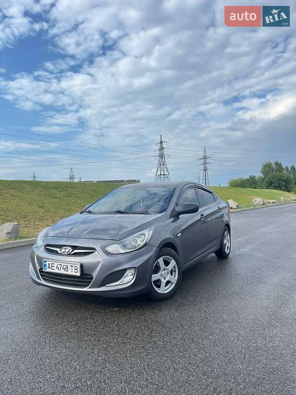 Седан Hyundai Accent 2013 в Дніпрі