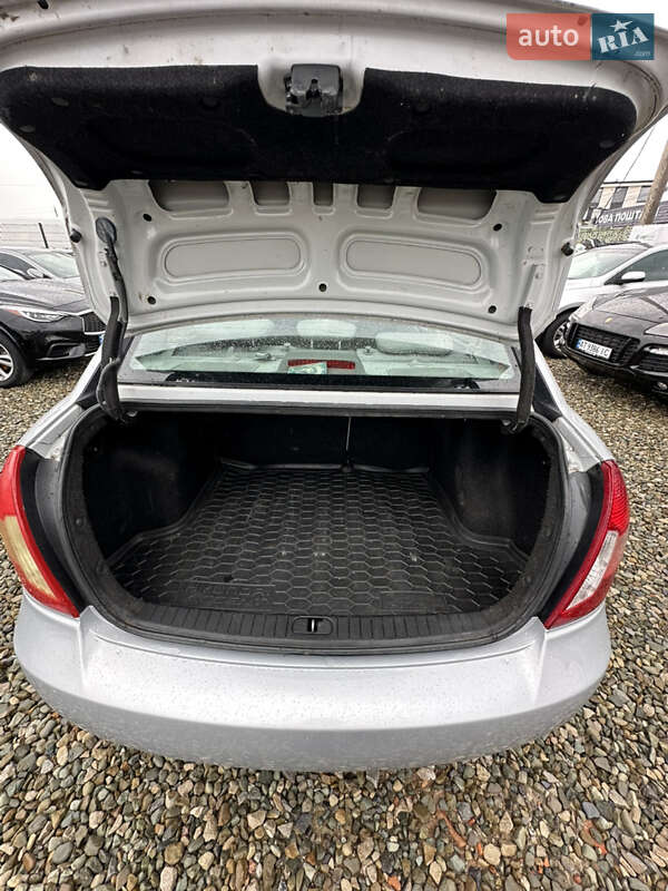 Хэтчбек Hyundai Accent 2008 в Ивано-Франковске