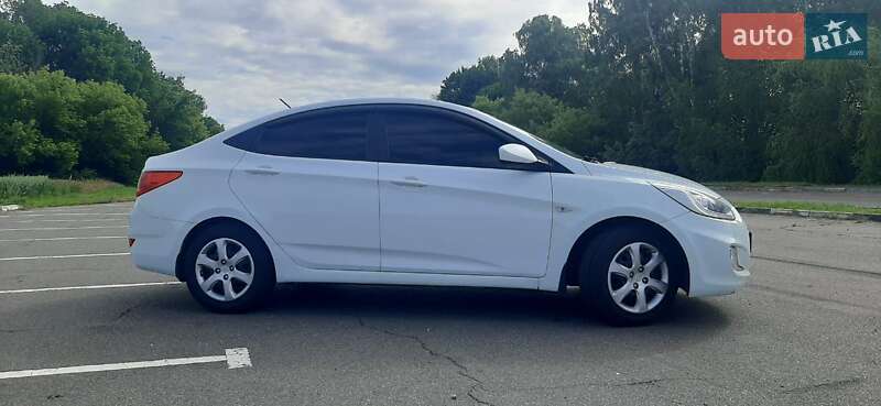 Седан Hyundai Accent 2013 в Конотопе
