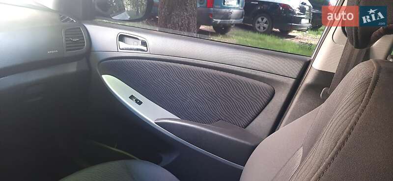Седан Hyundai Accent 2013 в Конотопе
