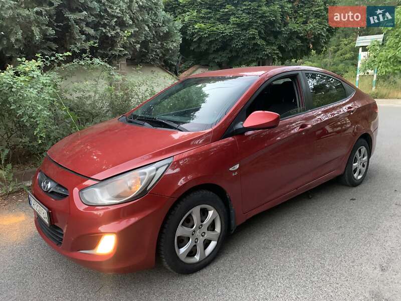 Седан Hyundai Accent 2013 в 