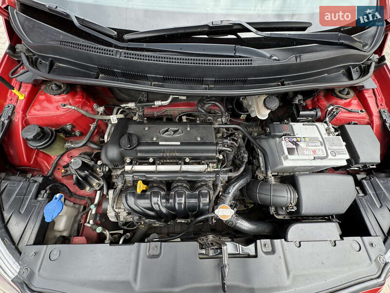 Седан Hyundai Accent 2012 в Славуті