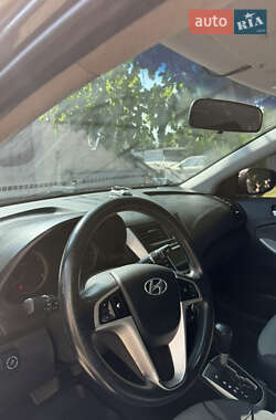 Седан Hyundai Accent 2013 в 