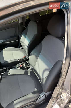 Седан Hyundai Accent 2013 в 