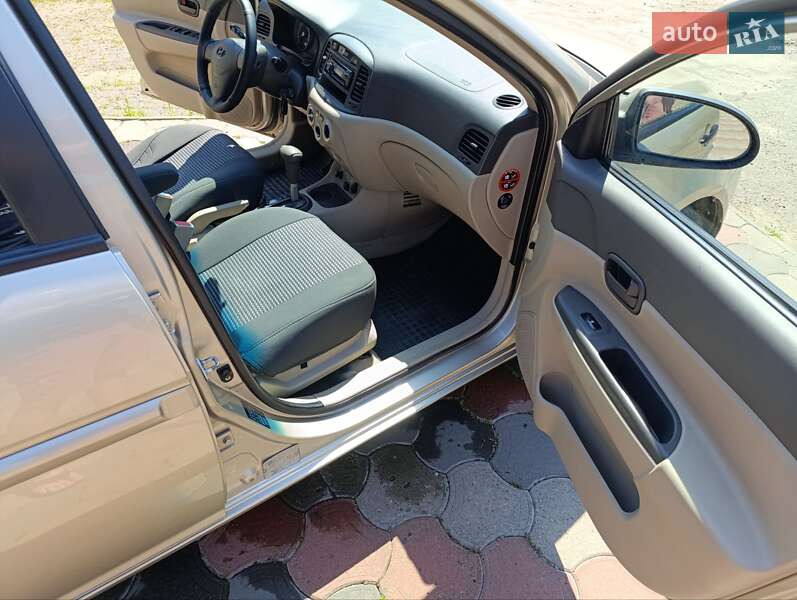 Седан Hyundai Accent 2008 в Черновцах
