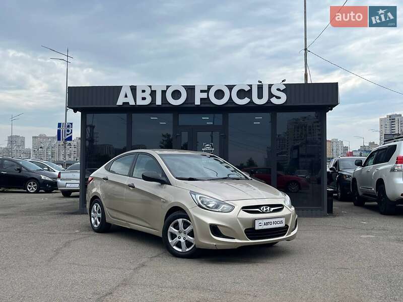 Hyundai Accent 2011