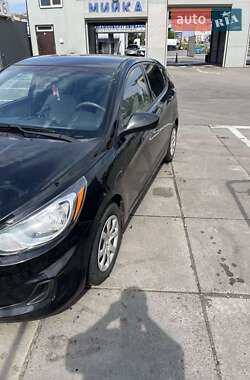 Хэтчбек Hyundai Accent 2013 в 