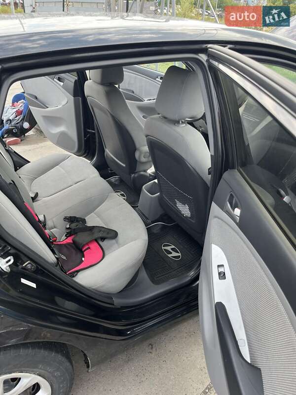 Хэтчбек Hyundai Accent 2013 в Киеве фото 16 Хэтчбек Hyundai Accent 2013 в Киеве